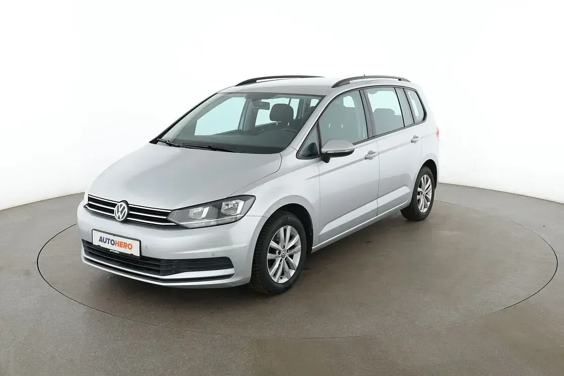 Gebraucht VW Touran Comfortline 150 PS (110 kW) 2019 Van / Kleinbus