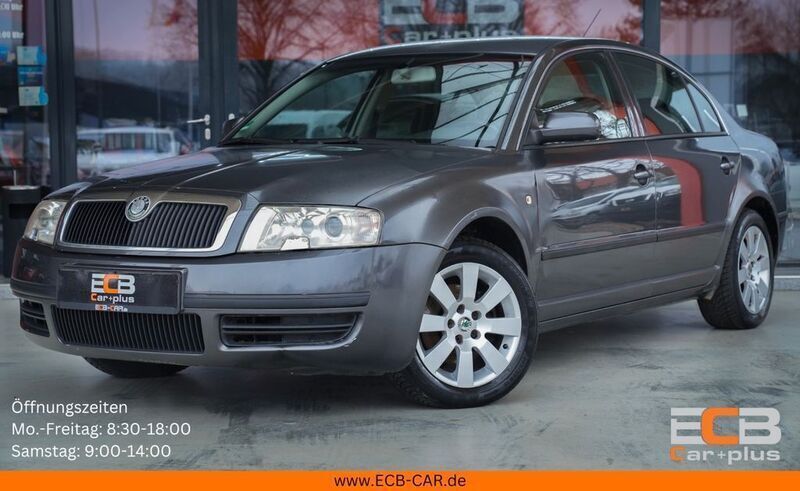 Grau Gebraucht 2003 Skoda Superb Comfort Limousine | 1.990 € (Fairer Preis) - Bild 1/4