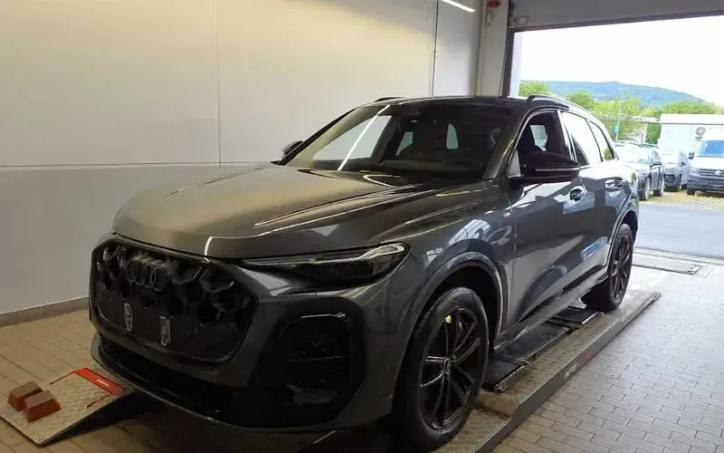 Gebraucht Audi Q5 S-Line 204 PS (150 kW) 2025 Grau SUV