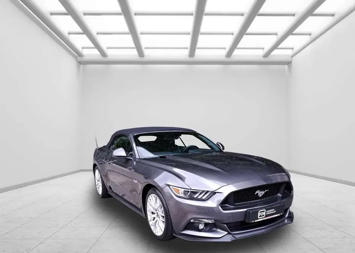 Gebraucht Ford Mustang GT Convertible 421 PS (309 kW) 2017 Magneticgrau (metallic) Cabrio