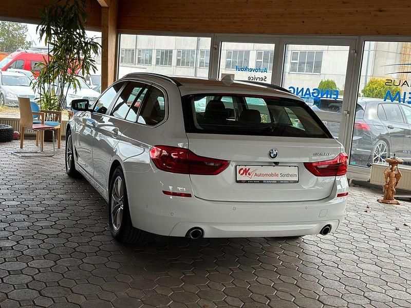 Gebraucht BMW 520 190 PS (139 kW) 2019 Weiß Limousine