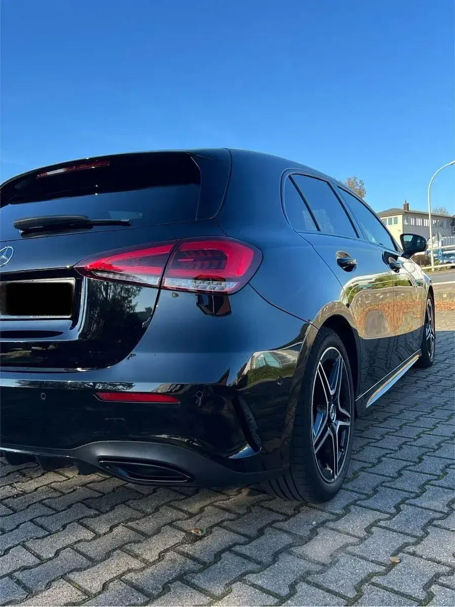 Gebraucht Mercedes A180 Edition 136 PS (100 kW) 2020 Schwarz Limousine