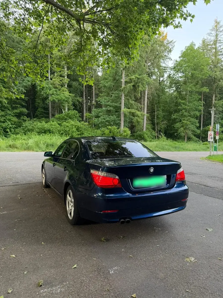 Gebraucht BMW 523 190 PS (139 kW) 2007 Blau Limousine