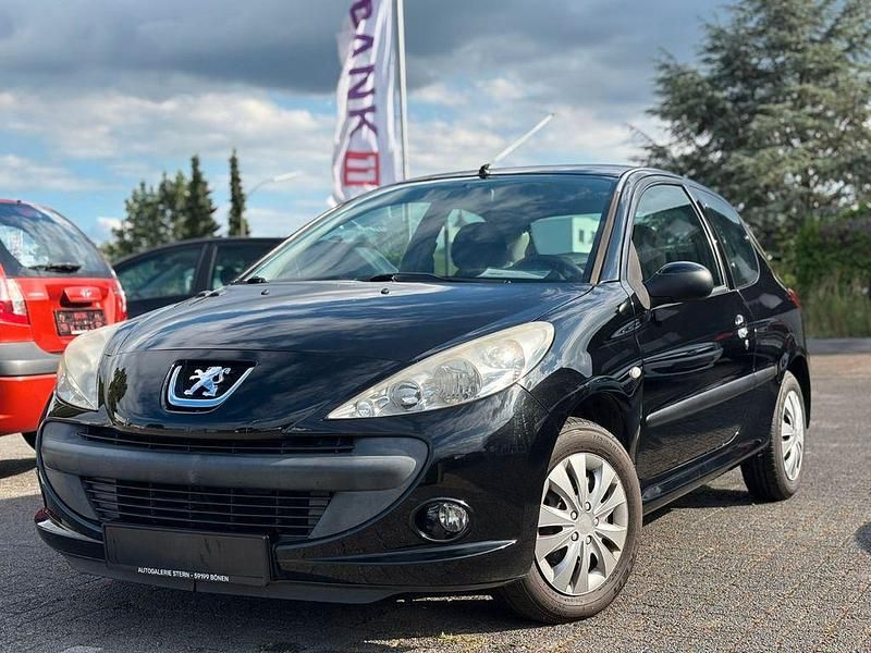Lackierung schwarz perla nera/ Gebraucht 2010 Peugeot 206+ Basis Kleinwagen | 2.799 € (Fairer Preis) - Bild 1/4