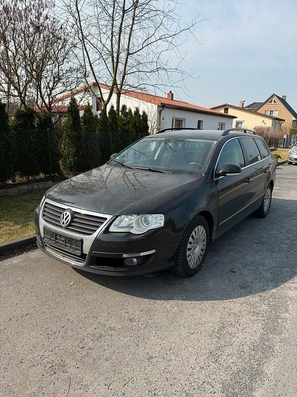 Gebraucht VW Passat 110 PS (80 kW) 2010 Schwarz Kombi