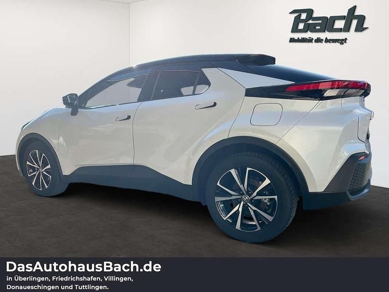 Neu Toyota C-HR 140 PS (102 kW) 2025 Platinum weiss SUV