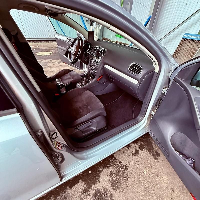 Gebraucht VW Golf VI 122 PS (89 kW) 2010 Silber Kleinwagen