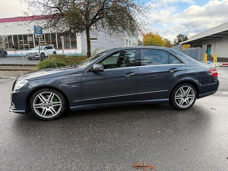 Gebraucht Mercedes E350 Avantgarde 231 PS (169 kW) 2009 Grau Limousine