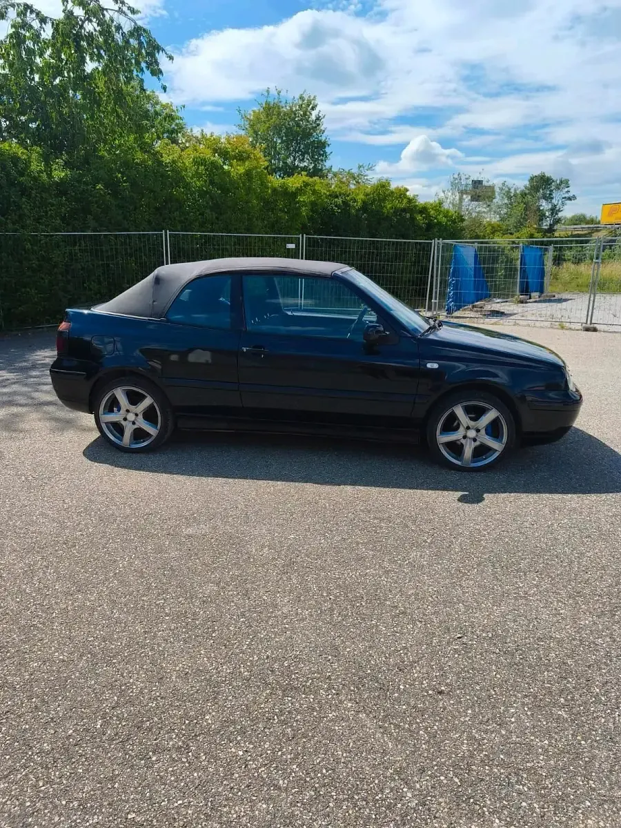 Gebraucht VW Golf 115 PS (84 kW) 2001 Blau Cabrio