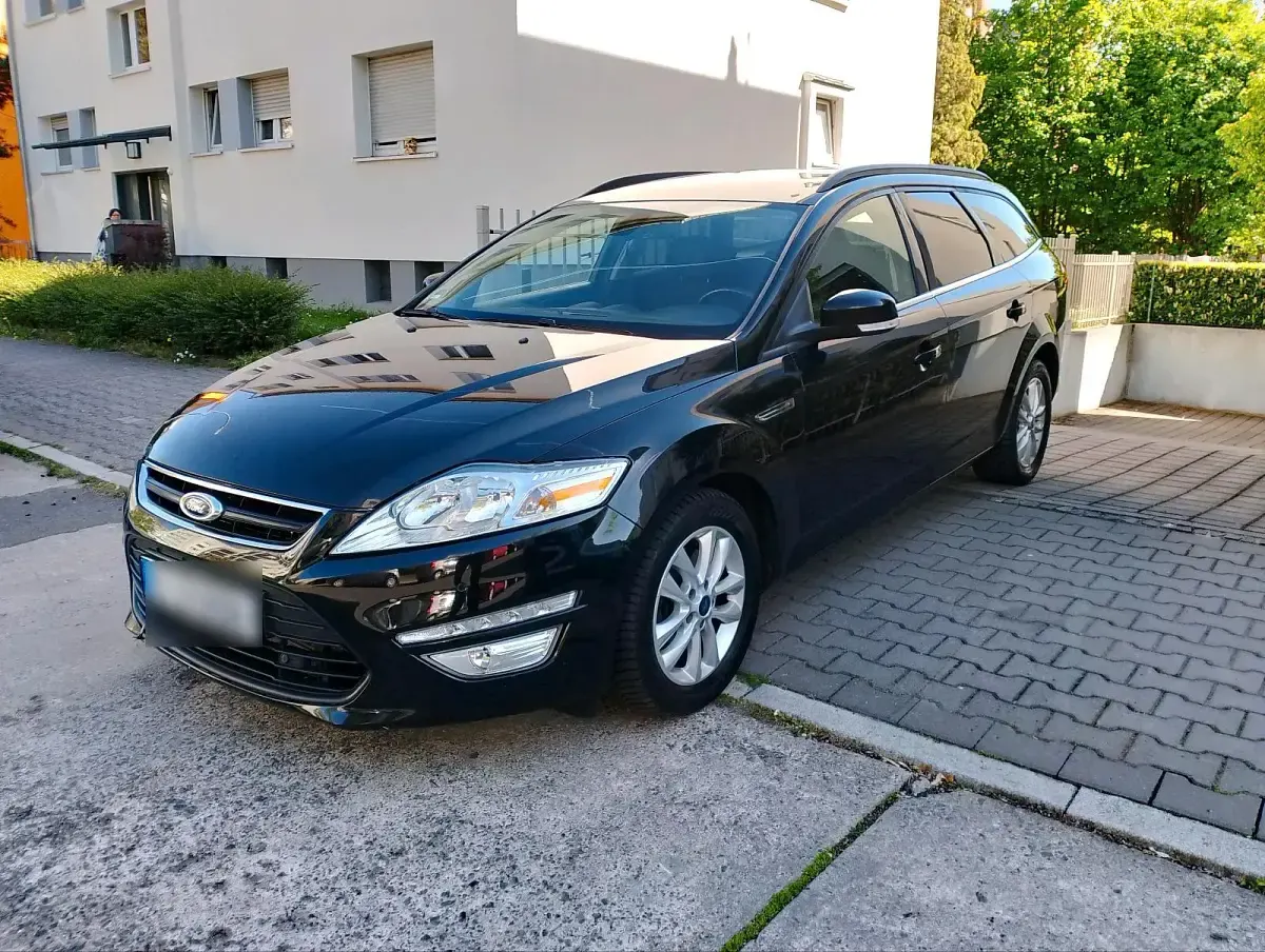 Second-hand Ford Mondeo 140 CP (102 kW) 2012 Albastru Break