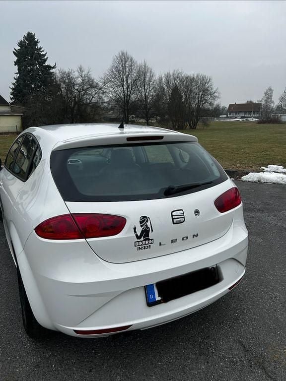 Gebraucht Seat Leon 125 PS (91 kW) 2010 Weiß Limousine