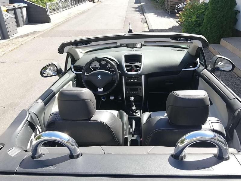 Grau Gebraucht 2009 Peugeot 207 CC Roland Garros Cabrio | 1.500 € (Superpreis) - Bild 1/4