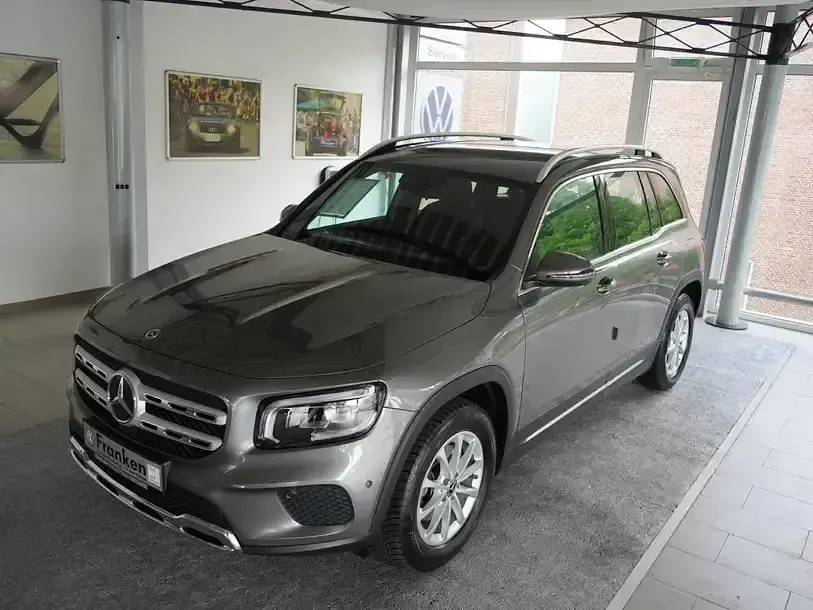 Gebraucht Mercedes GLB200 Progressive 163 PS (119 kW) 2022 Silber SUV