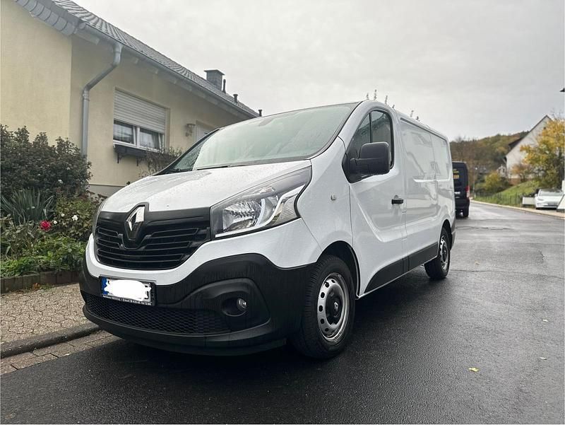 Gebraucht Renault Trafic 145 PS (106 kW) 2018 Weiß Van / Kleinbus
