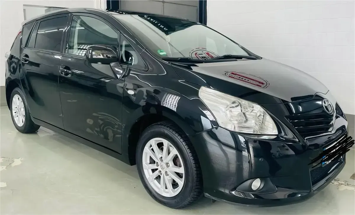 Gebraucht Toyota Verso Edition 147 PS (108 kW) 2011 Schwarz Van / Kleinbus
