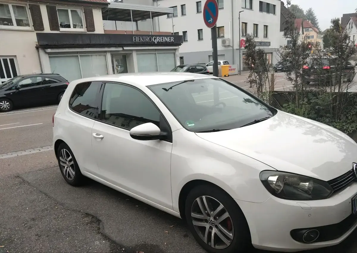 Gebraucht VW Golf VI 122 PS (89 kW) 2009 Weiß Coupé