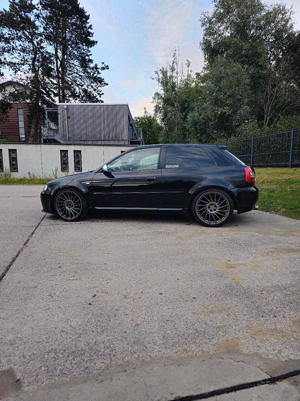 Second-hand Audi S3 250 CP (183 kW) 2000 Negru Hatchback