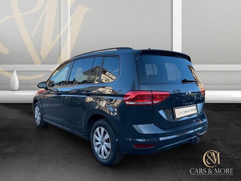 Gebraucht VW Touran 122 PS (89 kW) 2024 Grau Van / Kleinbus