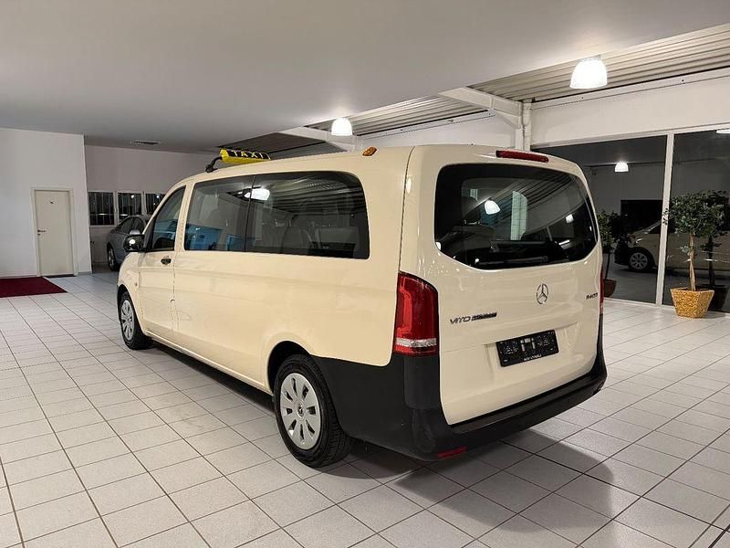 Gebraucht Mercedes Vito 136 PS (100 kW) 2018 Gelb Van