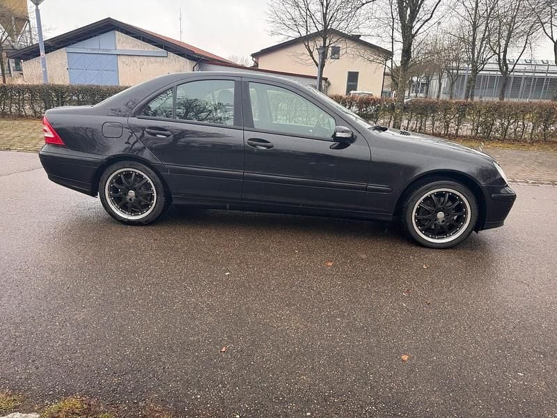 Gebraucht Mercedes C220 150 PS (110 kW) 2006 Schwarz Limousine