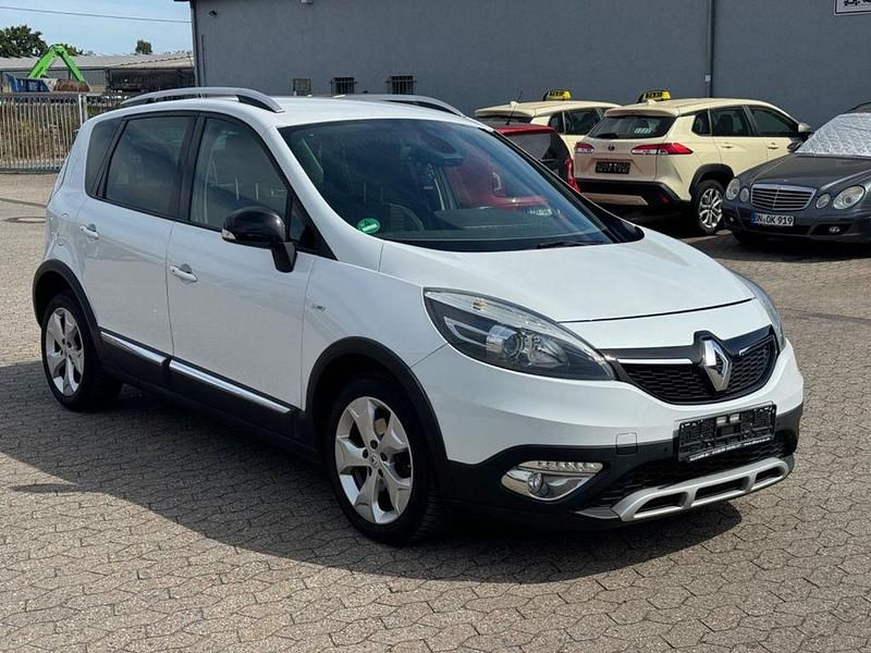 Weiß Gebraucht 2014 Renault Scénic III Bose Edition Van / Kleinbus | 8.450 € (Etwas zu teuer) - Bild 1/4