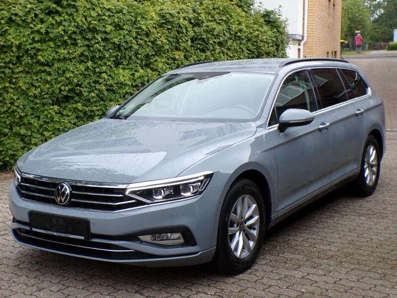 Mondsteingrau Gebraucht 2022 VW Passat Kombi | 17.840 € (Guter Preis) - Bild 1/4