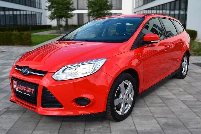 Rot Gebraucht 2014 Ford Focus Limousine | 4.999 € (Guter Preis) - Bild 1/4