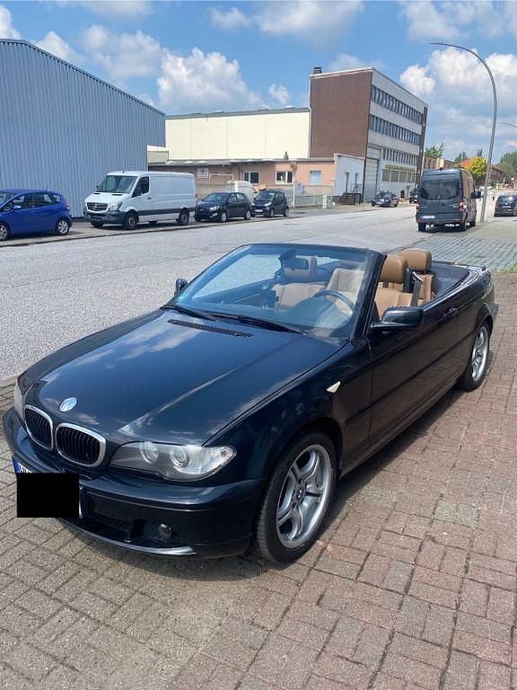 Schwarz Gebraucht 2004 BMW 318 Cabriolet Sport Line Cabrio | 8.450 € (Fairer Preis) - Bild 1/4