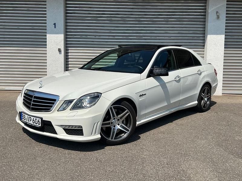 Calcitweiss unilack Gebraucht 2010 Mercedes E63 AMG AMG Limousine | 30.900 € (Guter Preis) - Bild 1/4