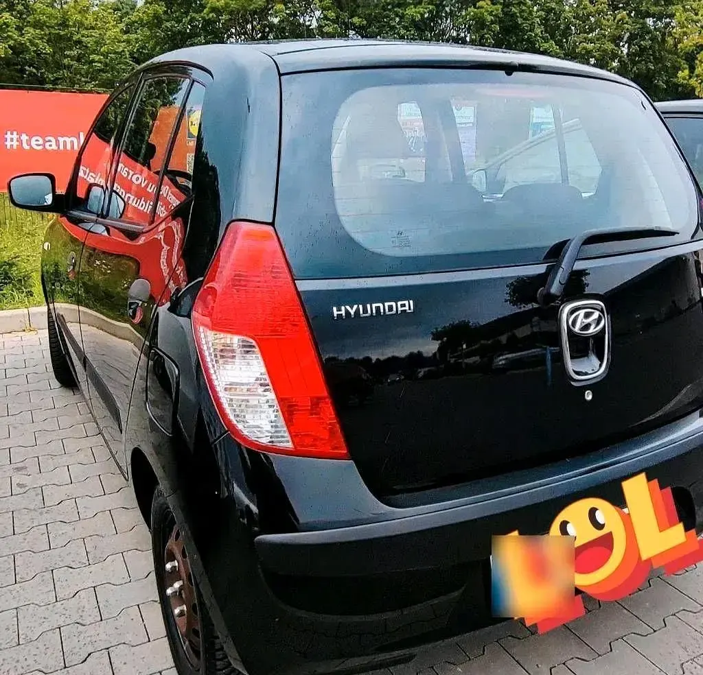 Gebraucht Hyundai i10 75 PS (55 kW) 2010 Schwarz Kleinwagen