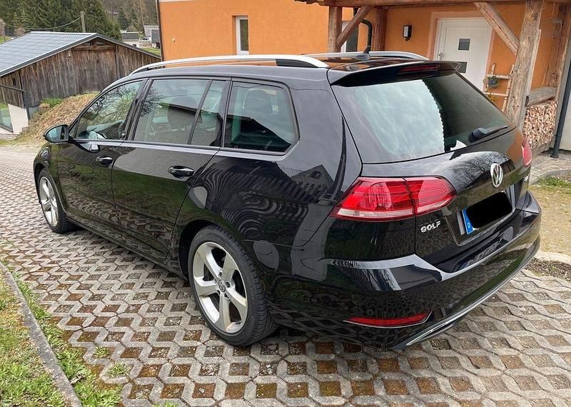 Second-hand VW Golf VII 150 CP (110 kW) 2017 Negru Berlinǎ