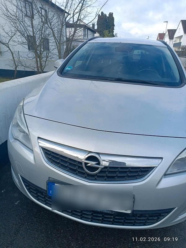 Gebraucht Opel Astra 102 PS (75 kW) 2011 Grau Kombi