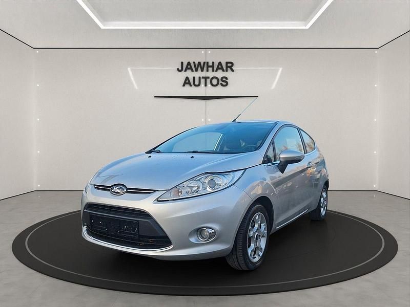 Gebraucht Ford Fiesta Titanium 82 PS (60 kW) 2011 Silber Kleinwagen