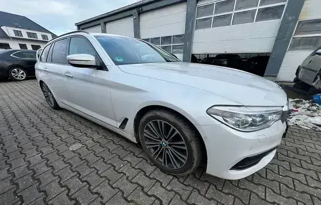 Gebraucht BMW 540 Sport Line 320 PS (235 kW) 2018 Weiß Kombi