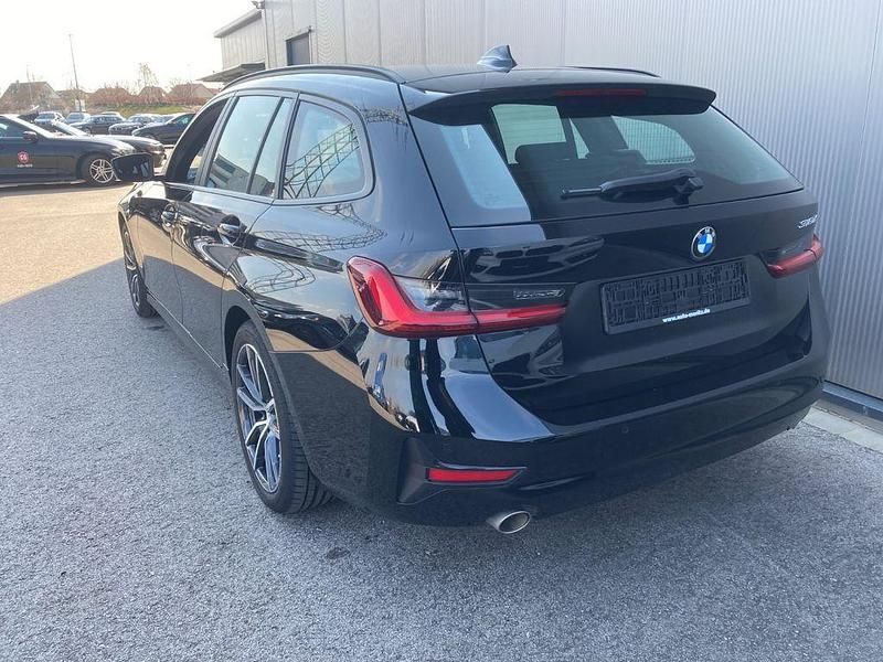 Gebraucht BMW 318 150 PS (110 kW) 2022 Schwarz Limousine