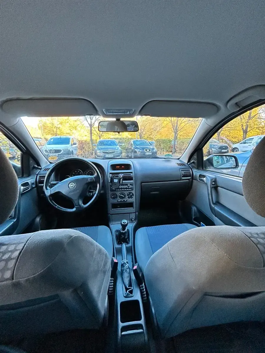 Gebraucht Opel Astra 84 PS (61 kW) 2003 Silber Kleinwagen
