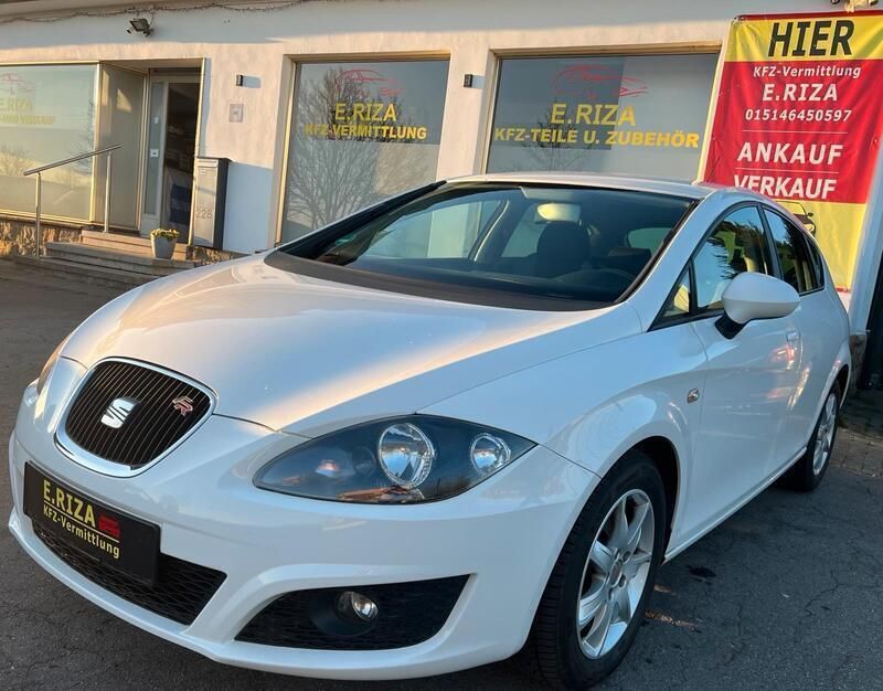 Weiß Gebraucht 2010 Seat Leon Limousine | 5.799 € (Teuer) - Bild 1/4