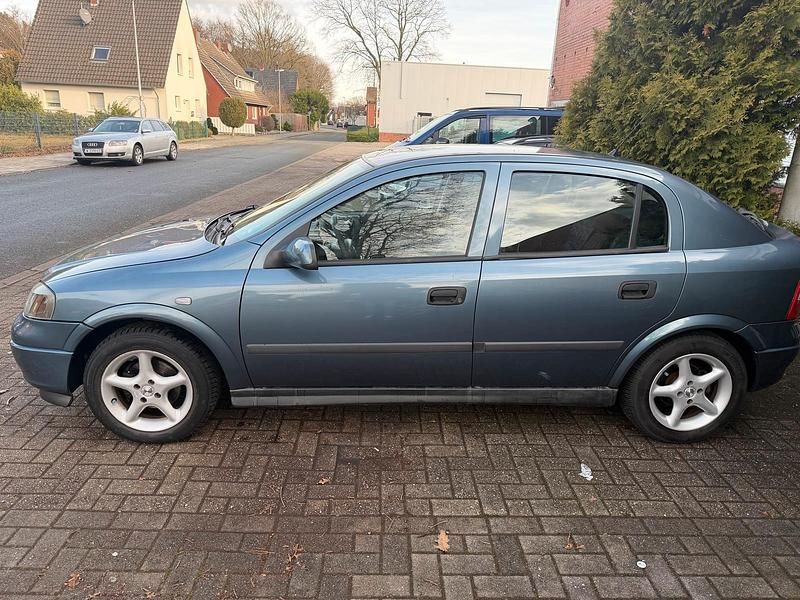 Gebraucht Opel Astra 75 PS (55 kW) 1998 Blau Kleinwagen