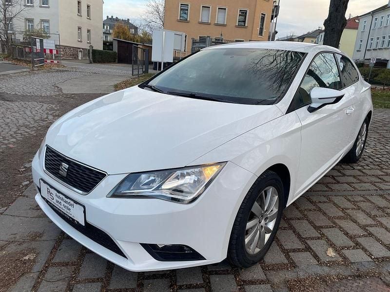 Weiß Gebraucht 2015 Seat Leon SC Reference Kleinwagen | 5.999 € (Guter Preis) - Bild 1/4