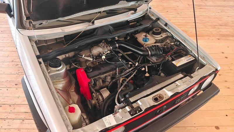 Gebraucht VW Golf I GTI 112 PS (82 kW) 1983 Silber Kleinwagen