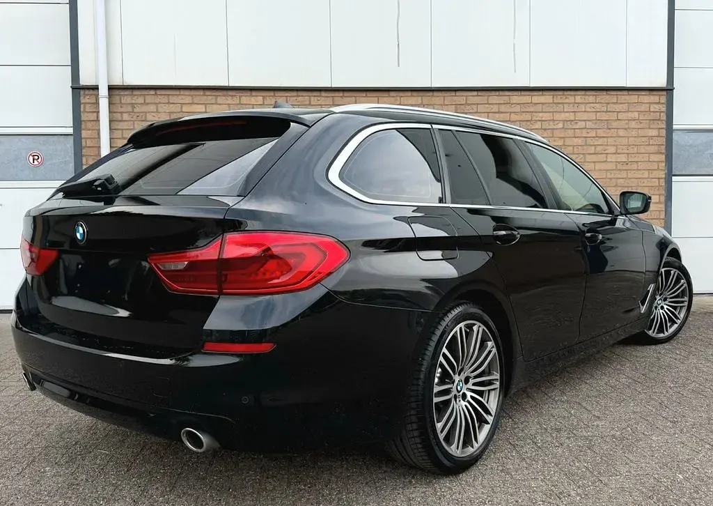 Second-hand BMW 520 Performance 190 CP (139 kW) 2017 Negru Berlinǎ