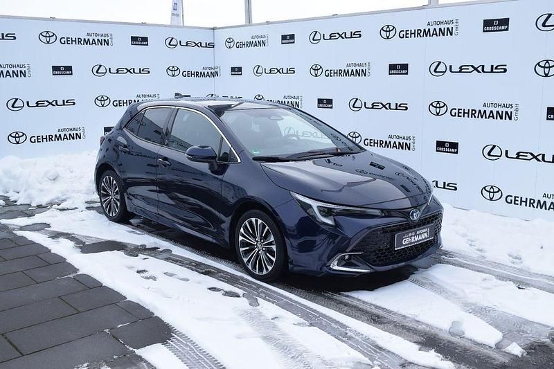 Gebraucht Toyota Corolla Hybrid Team 140 PS (102 kW) 2023 Dark blue metallic Limousine