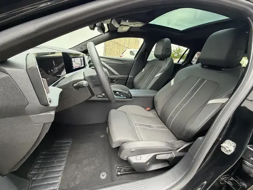 Gebraucht Opel Astra 131 PS (96 kW) 2025 Lackierung schwarz perla nera/ Kleinwagen