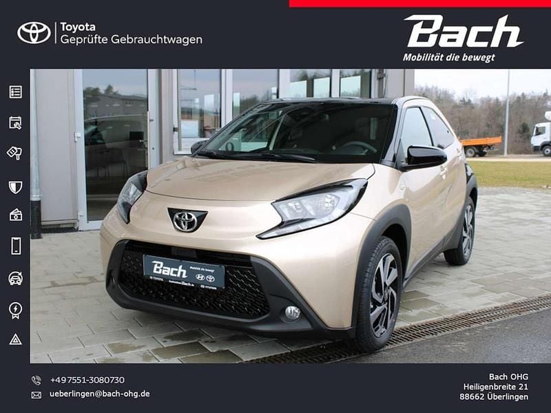 Ginger beige / schwarz Gebraucht 2025 Toyota Aygo Kleinwagen | 17.880 € (Fairer Preis) - Bild 1/4