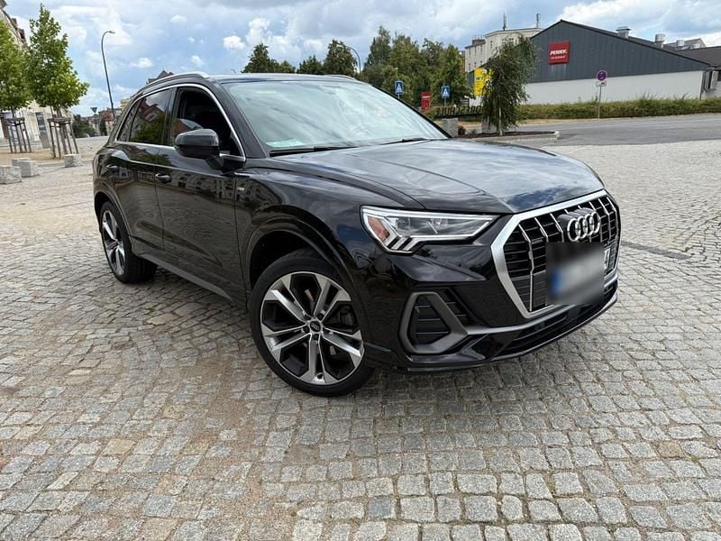 Schwarz Gebraucht 2019 Audi Q3 Ambiente SUV | 29.200 € (Fairer Preis) - Bild 1/4
