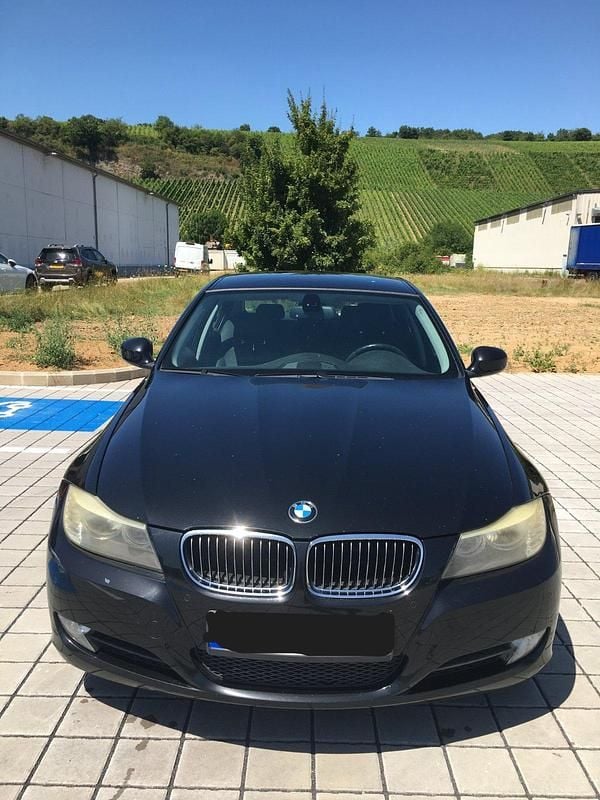Schwarz Gebraucht 2009 BMW 325 Limousine | 6.550 € (Fairer Preis) - Bild 1/4