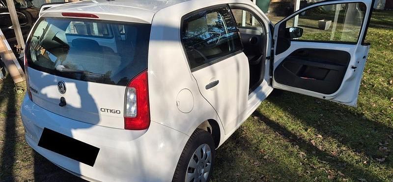 Gebraucht Skoda Citigo Active 60 PS (44 kW) 2015 Weiß Kleinwagen