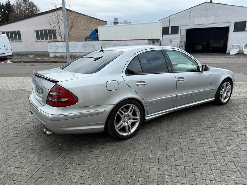 Gebraucht Mercedes E270 180 PS (132 kW) 2002 Silber Limousine