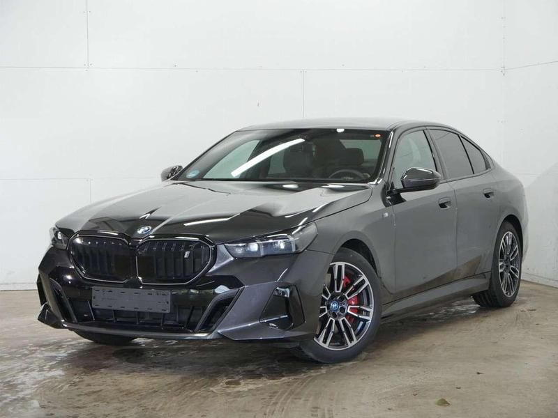 Sophistograu brillanteffekt me Gebraucht 2025 BMW i5 M Sport Limousine | 67.885 € - Bild 1/4