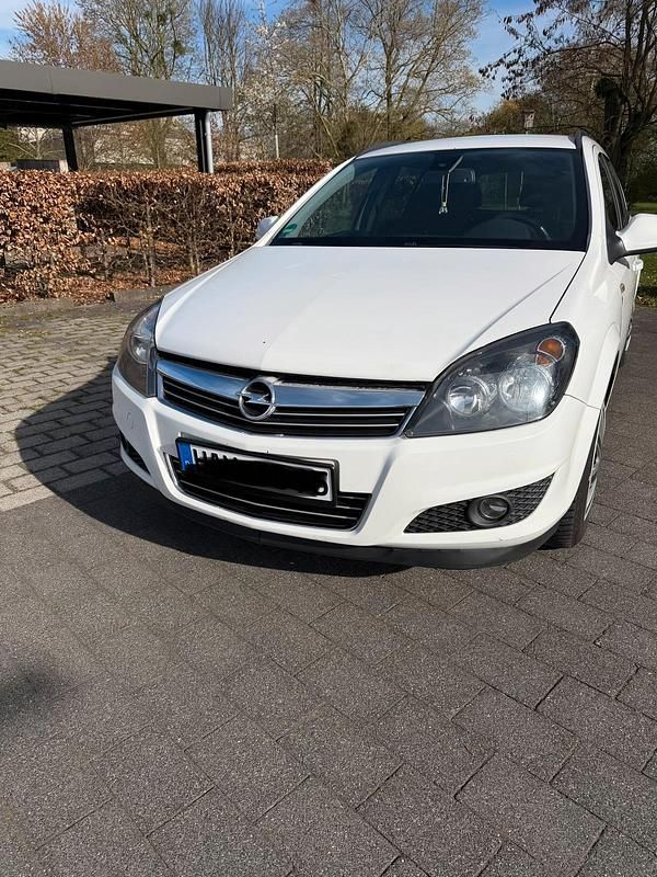 Gebraucht Opel Astra 110 PS (80 kW) 2010 Weiß Kombi